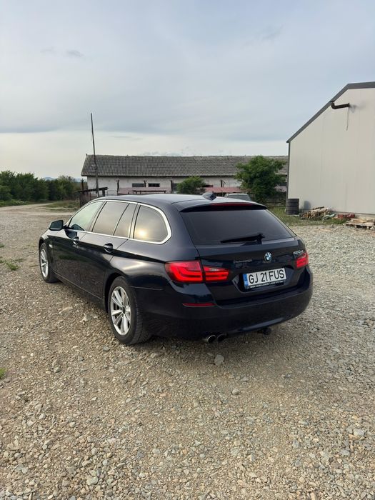 BMW Seria 5 Touring (F11), motorizare 2.0 diesel (520d), an fabricație 2012, cutie automată.