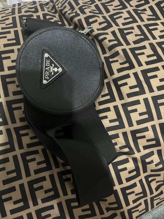 Продам женскую куртку