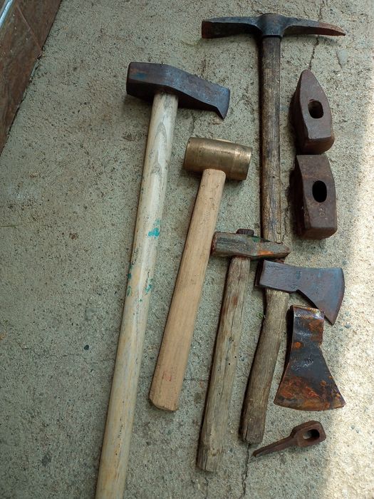 Лампа панталон войнишки Дзамба куфър тиган лопата кирка чук калъф кож