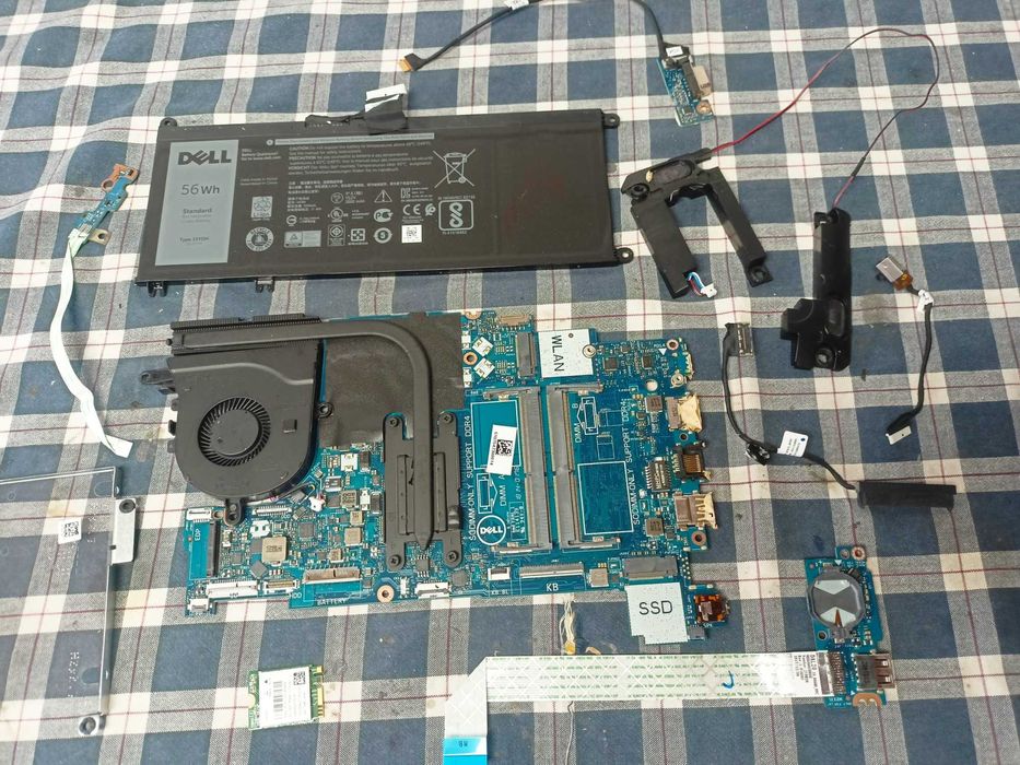 Elemente Dell Latitude 3590