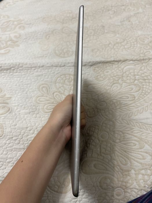 Ipad air 2 128gb на корпусе царапины есть