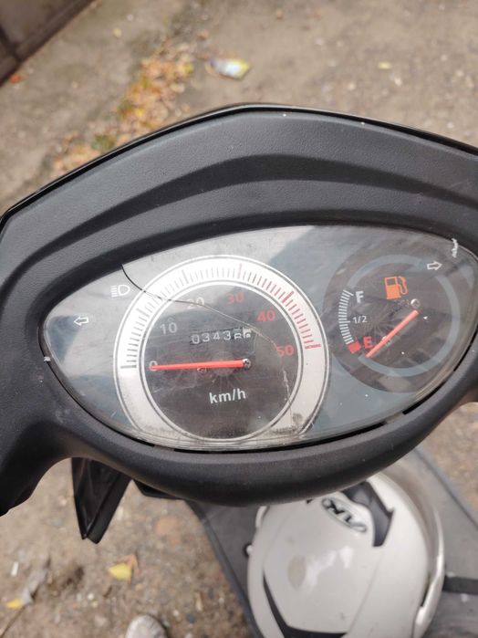 Продам скутер М8 срочно