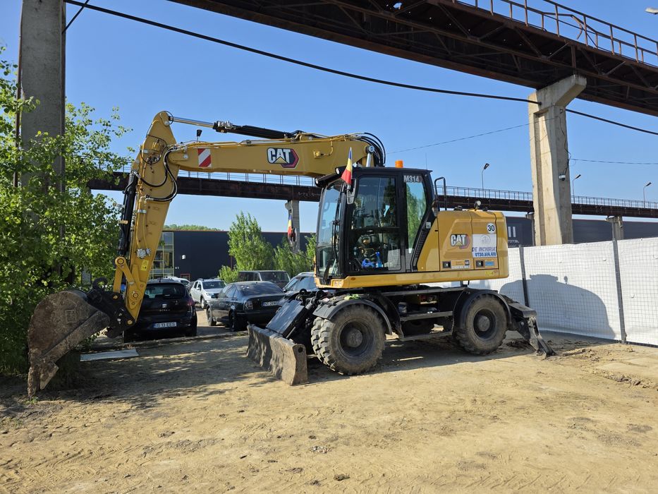 Inchiriez EXCAVATOR 16tone pe roti in Iasi si localitatii apropiate