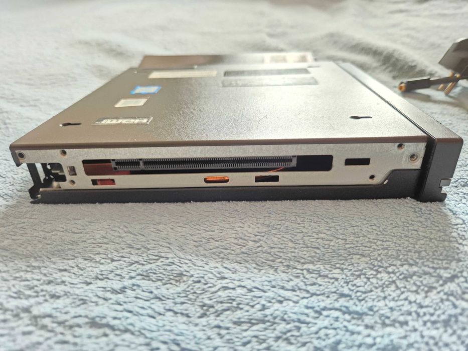 Vând  mini PC Acer Veriton N4640G, V2, Intel Core i5, 8 GB DDR 4, SSD 256 GB.