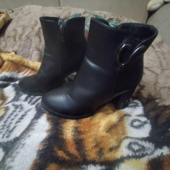 Продам обувь, демисезонную