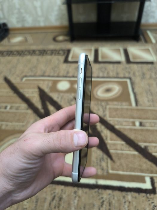 Айфон хр в хорошем состояний