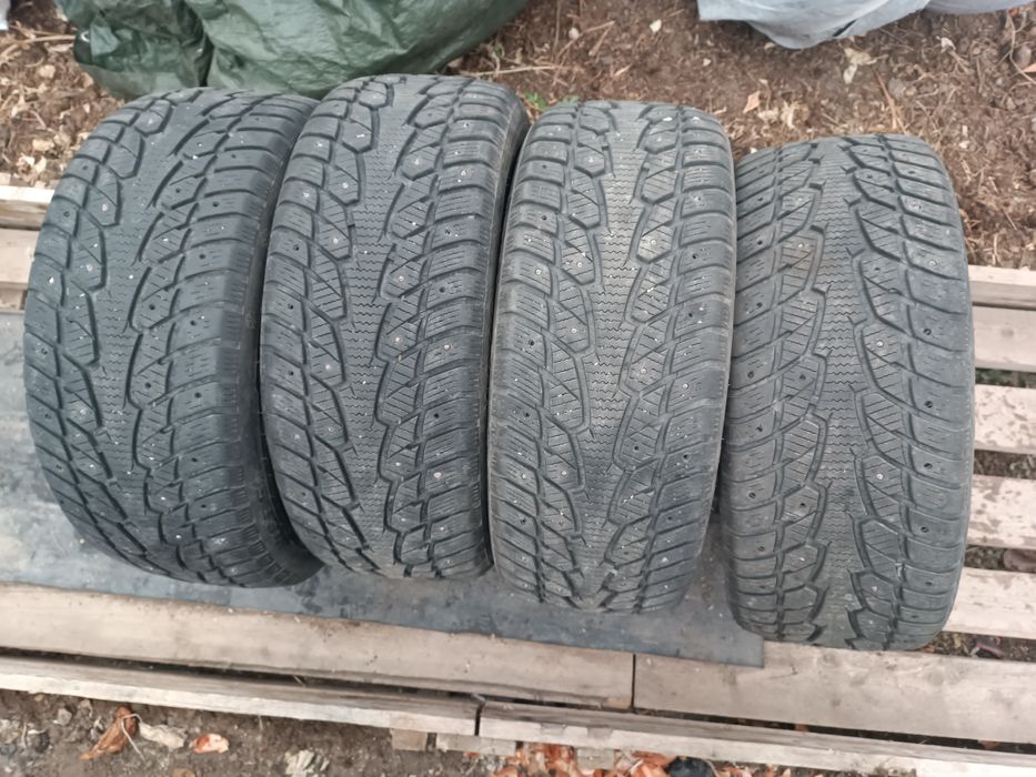 Продам комплект шин