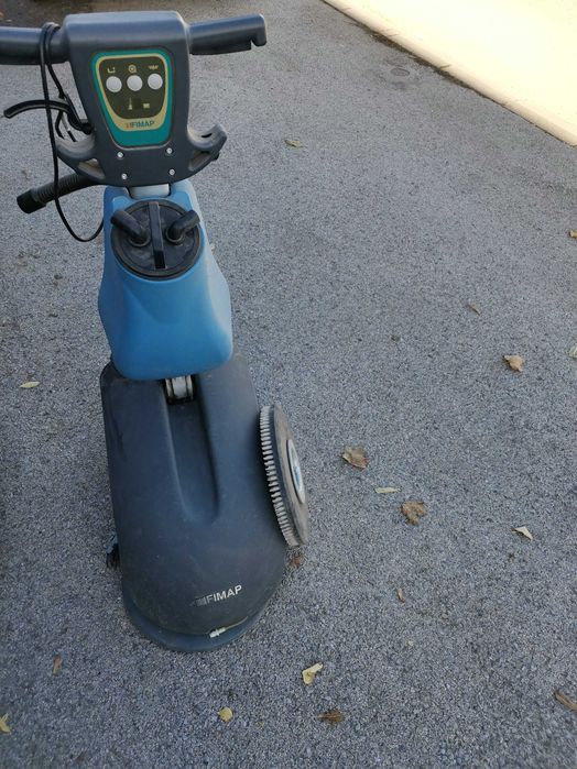 Подопочистващи машини