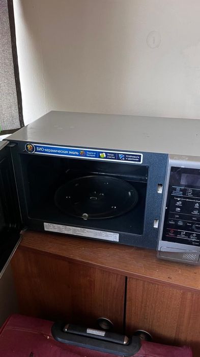 Продам микроволновую печь б/у