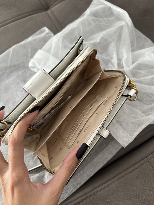 Нова оригинална чанта Guess