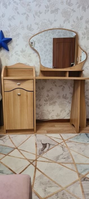 Тумба с зеркалом