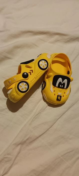 Papuci bebe  marime 18 si mai mari 24 25