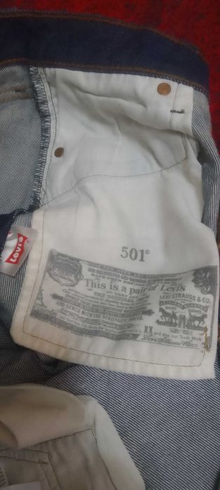 Levis 501 Продаются джинсы.