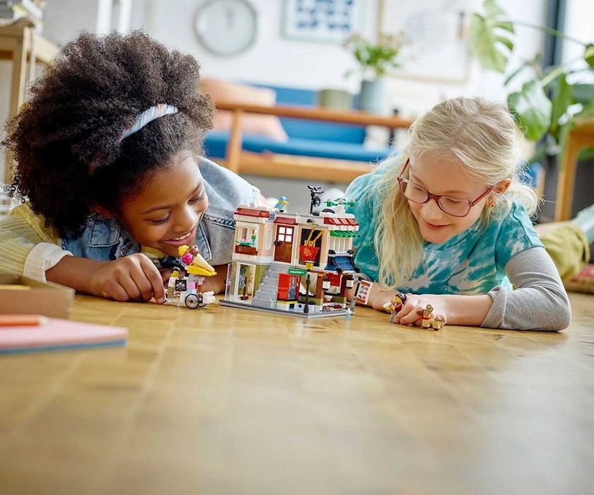 LEGO Creator 3 в 1 31131 Магазин за нудълс в центъра