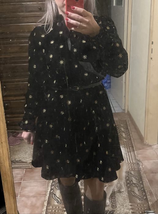 Рокля черно кадифе на Sezane