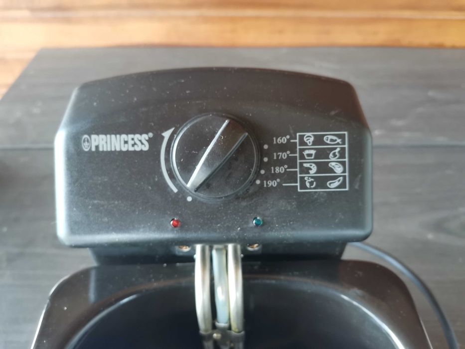 Friteuza Princess Deep Fryer 4L 2000W Argintiu-Negru