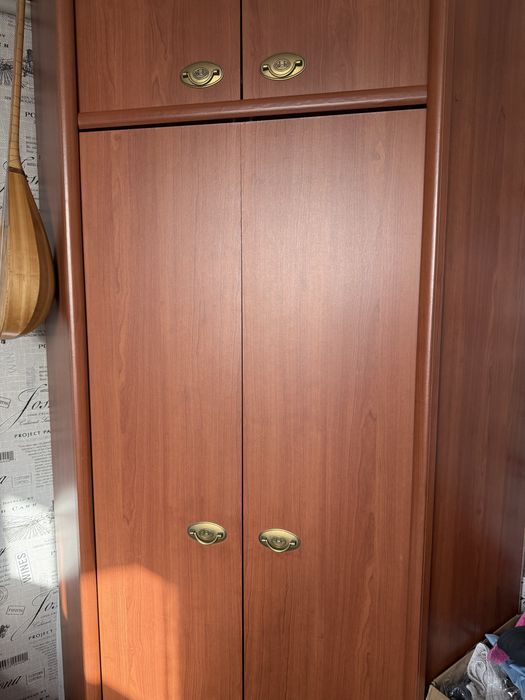 Продам шкаф угловой, срочно ! 40000