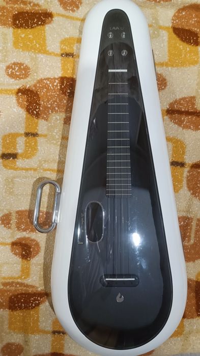 Укулеле с эффектами Lava U Black