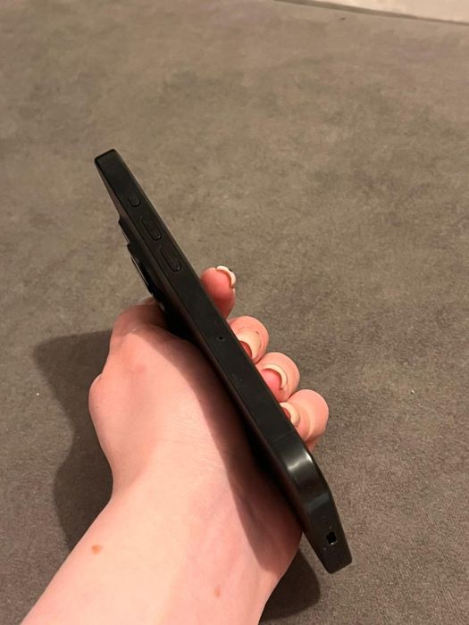 продам айфон 15 про