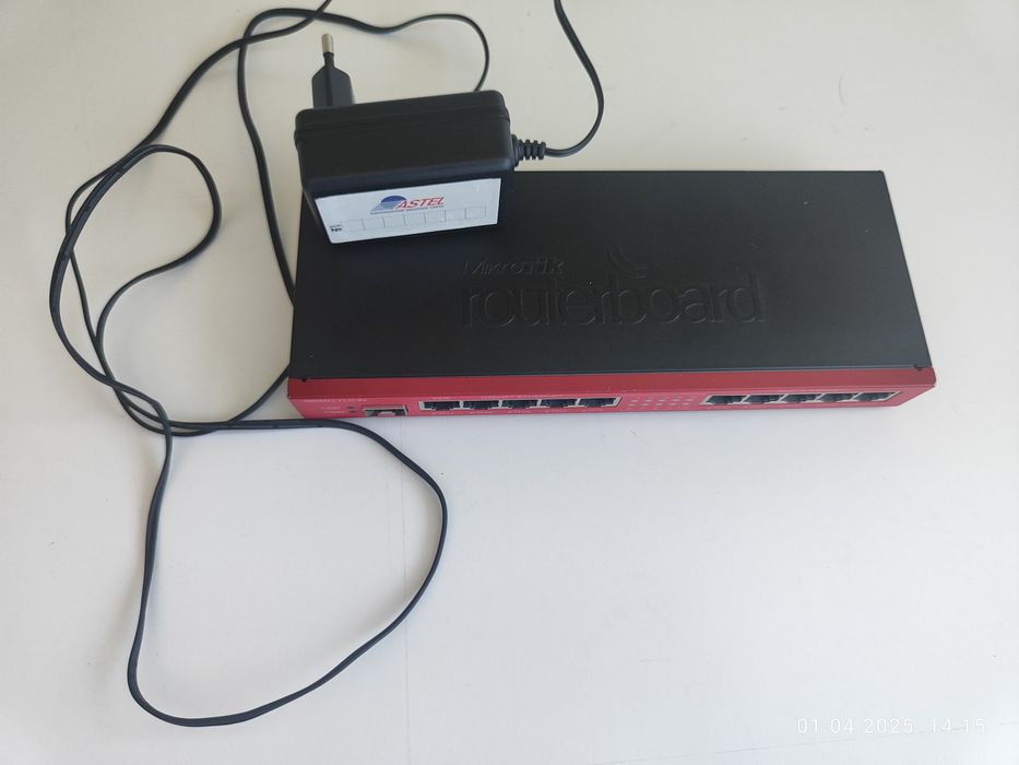 Маршрутизатор MikroTik RB2011LS-IN