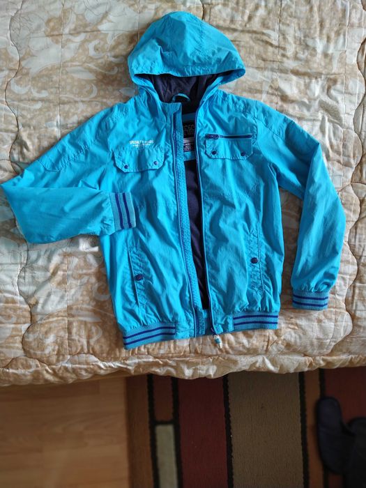 Яке на Waikiki за ръст от 146 до 150 см.