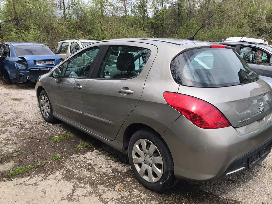 Peugeot 308 1.4i 90к.с хечбек 2010г. на части