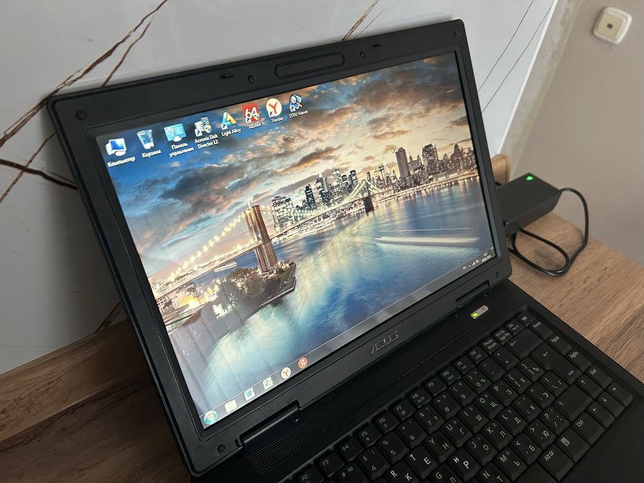 Ноутбук Asus для простых задач