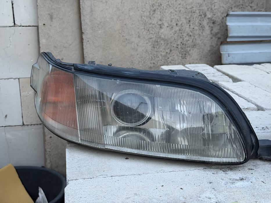 Фары на toyota aristo