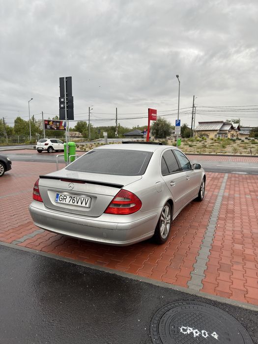 Mercedes-Benz W211 Avantgarde 2.2 CDI,150 CP,2003-Foarte întreținut