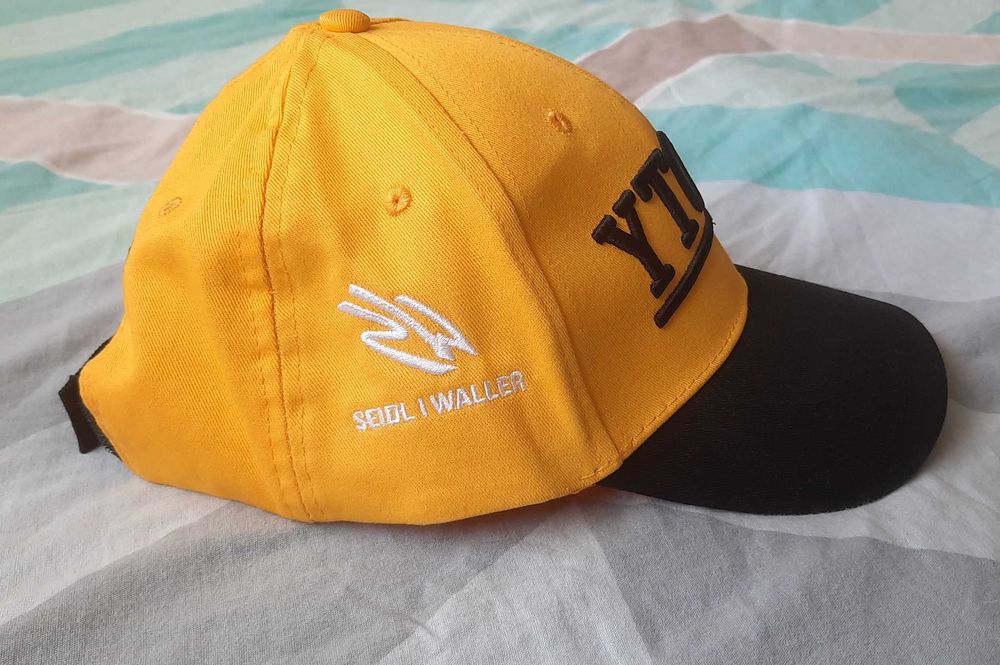 Мъжка шапка с козирка YTONG