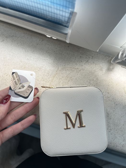 Чисто нова кутия за бижута