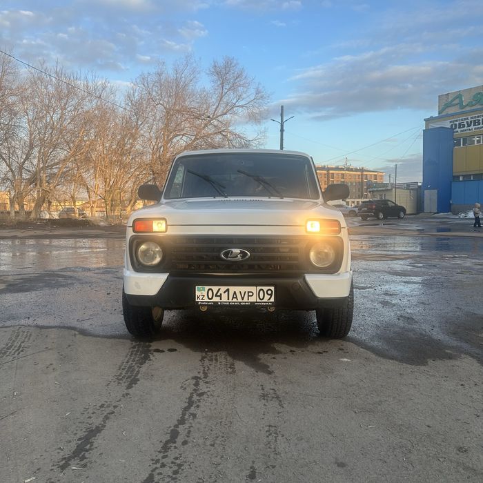 Продаю автомобиль Нива