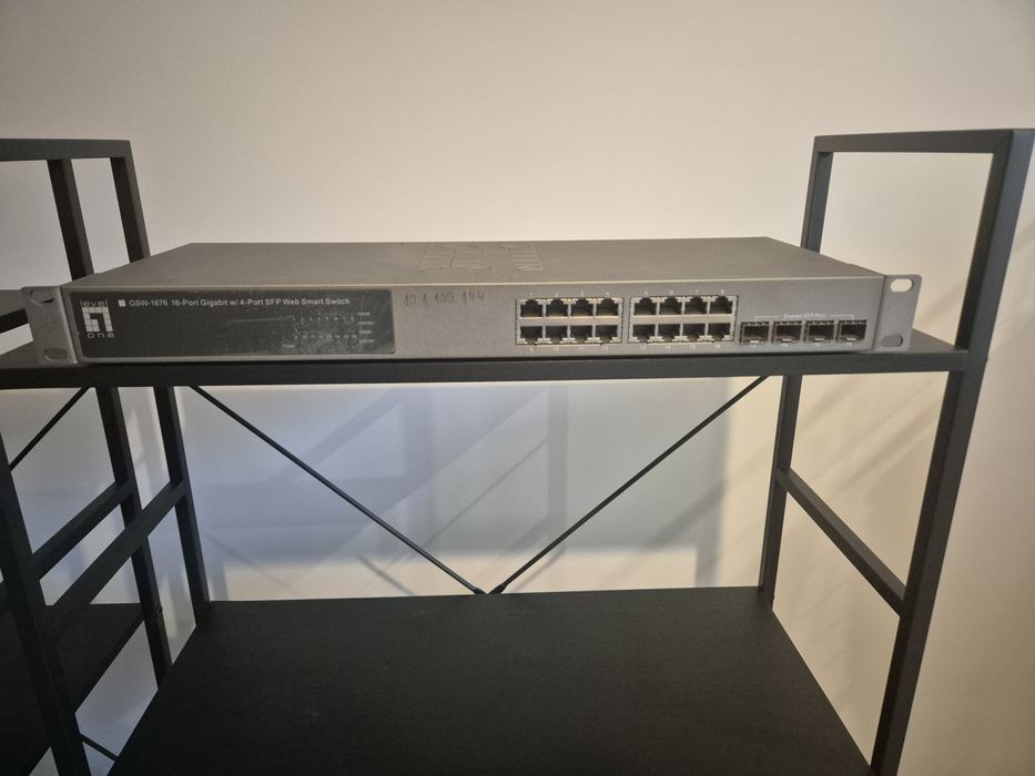 16-портов управляем суич