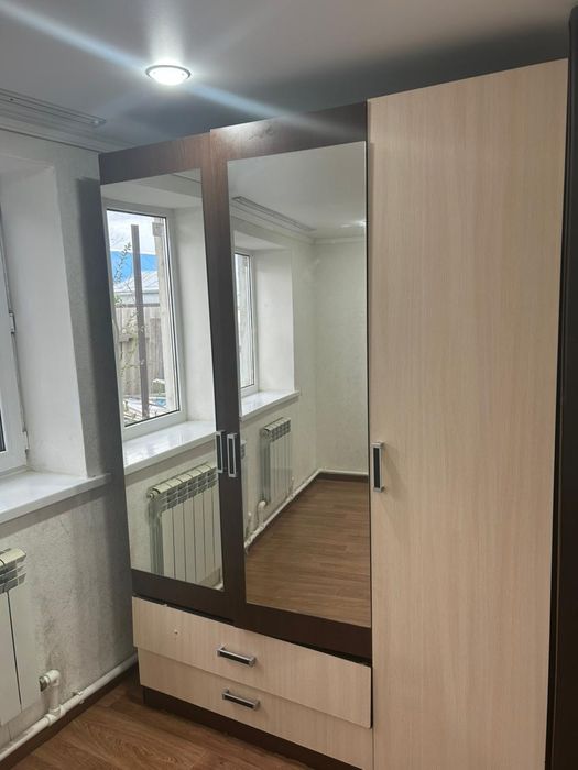 Шкаф двухдверный