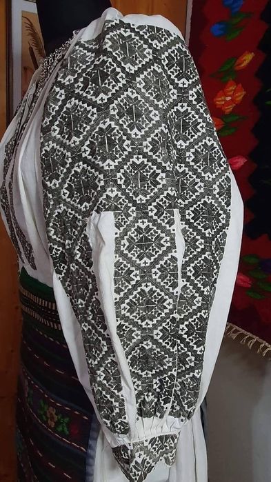 REDUCERE LUNA MAI 25%! Costum popular (ie/camasa, catrinte/fote/sorturi)