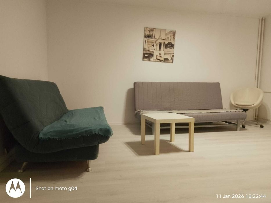 Particular inchiriez apartament 3 camere