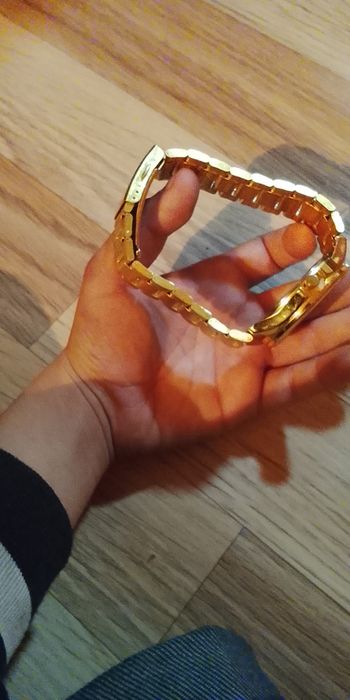 Часы хорошие новые