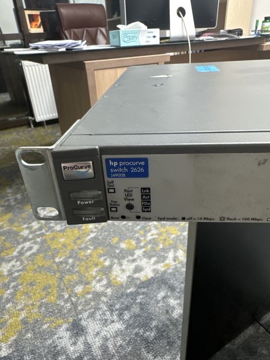 Switch HP ProCurve 2626 J4900B / 24x10/100 + 2 X SFP + 2x10/100/1000
