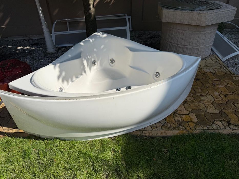 Cada hidromasaj cu accesorii incluse