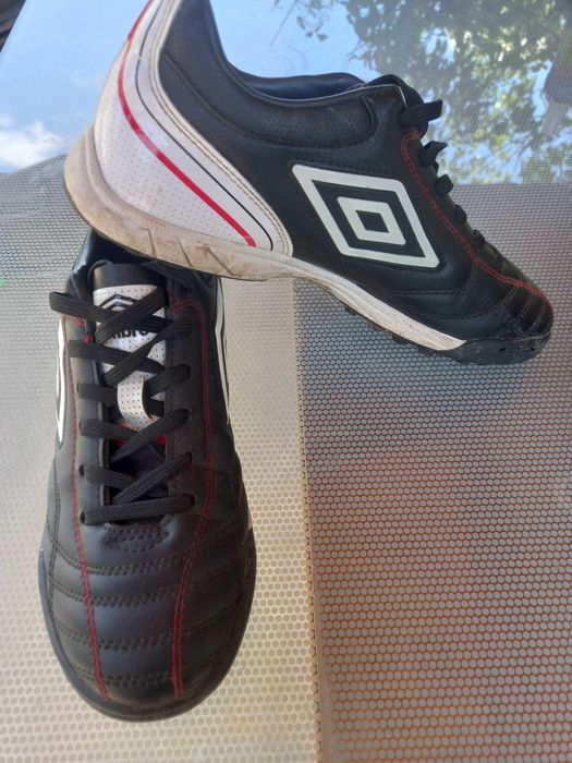 UMBRO - оригинални естествена кожа номер 37