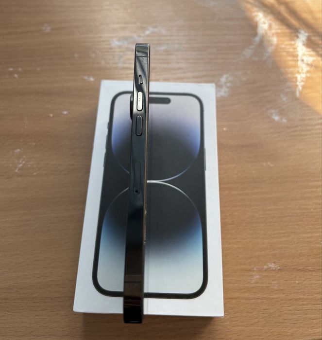 Продам айфон 14про мах