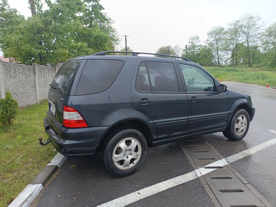 Mercedes ML 2.7  Manual