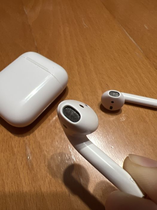Apple AirPods 2nd generation