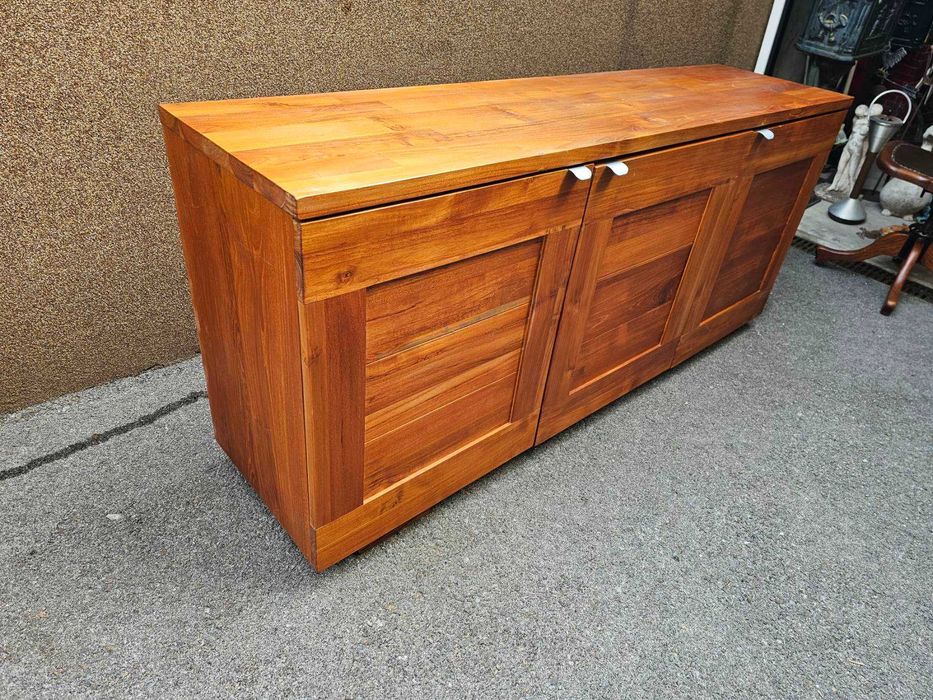 Контрабюфет в стил Рустик изработен изцяло от масив