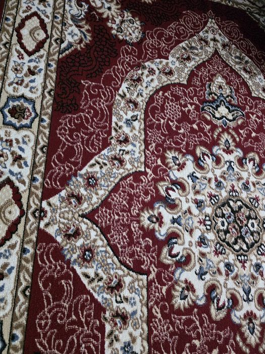 Продам ковёр 2 штук одинаковые
