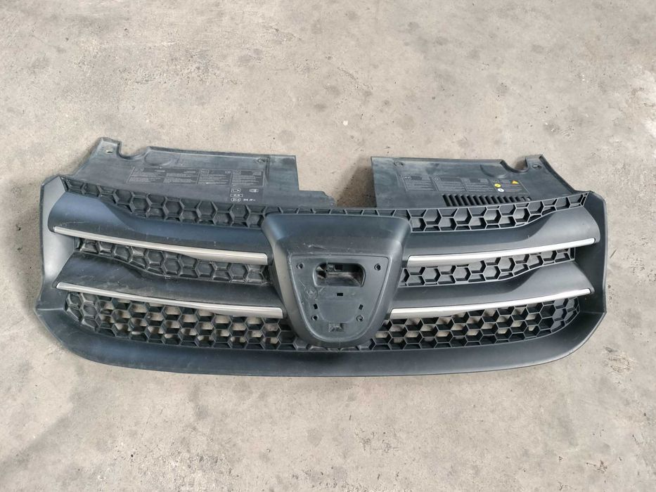 Grila centrala Dacia Logan/Sandero