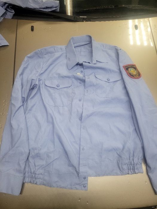 Продам рубашки  голубые