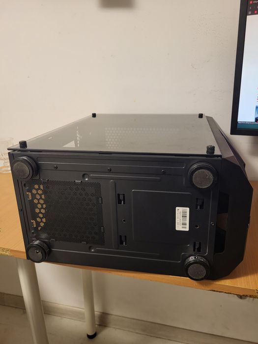 Carcasa Aerocool Zauron