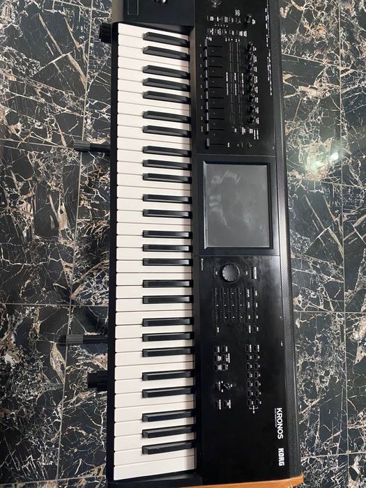 Korg Kronos 2  !