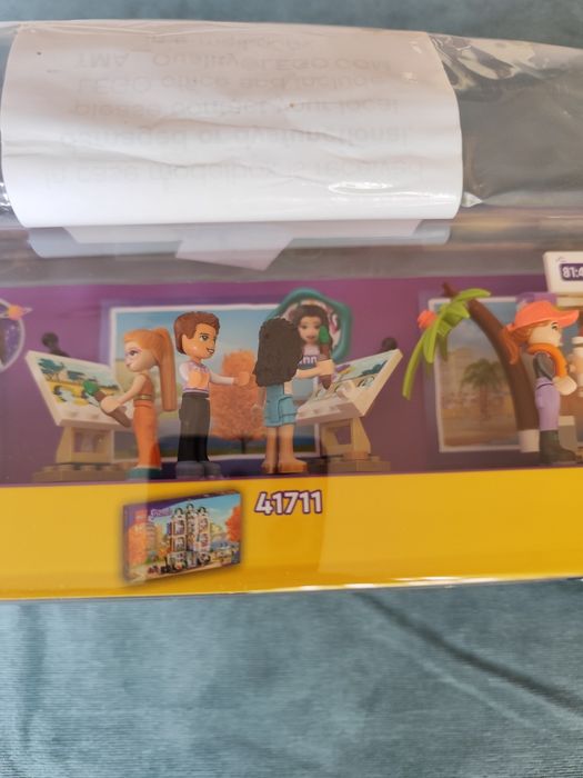 Продавам лего ...